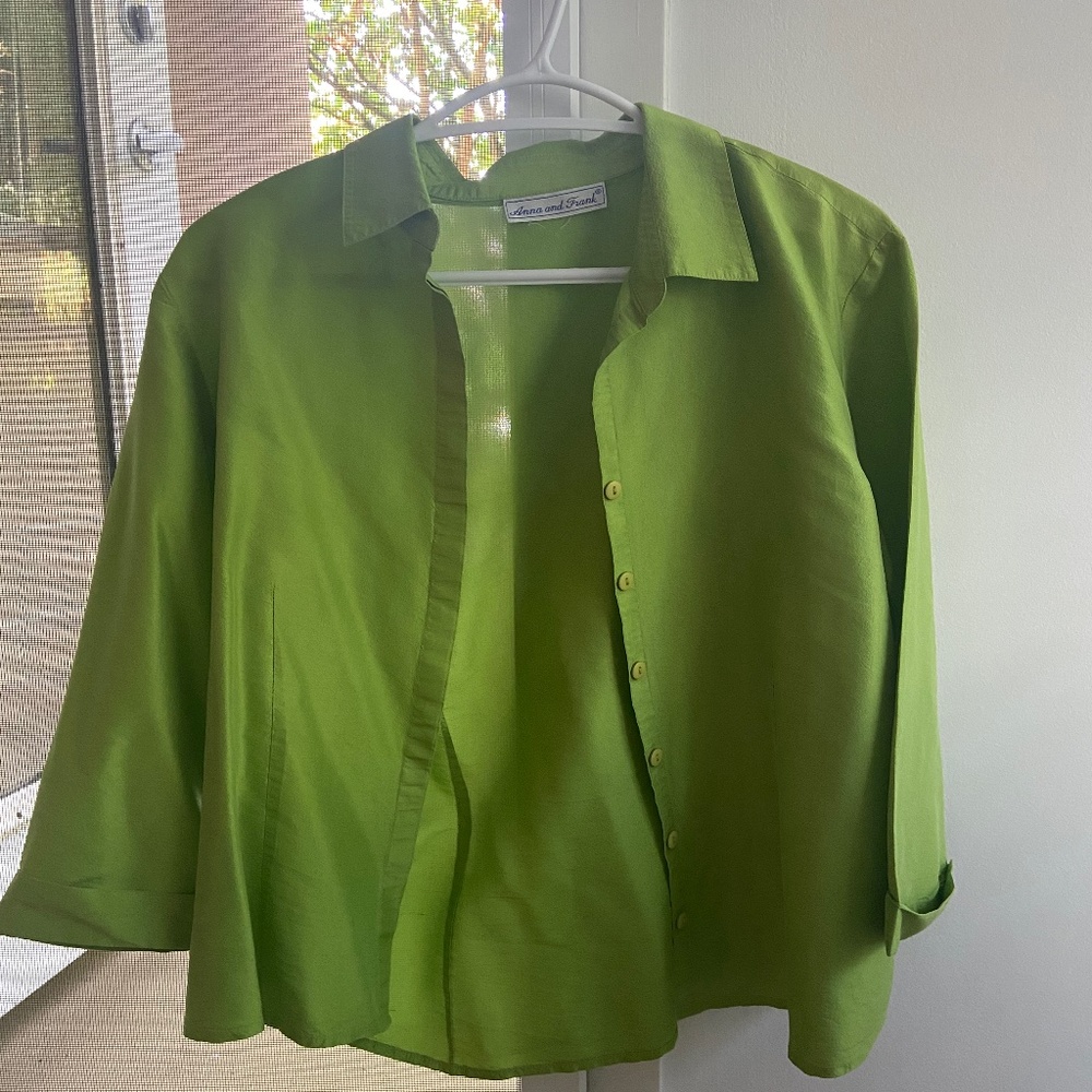 Anna and Frank green button down top